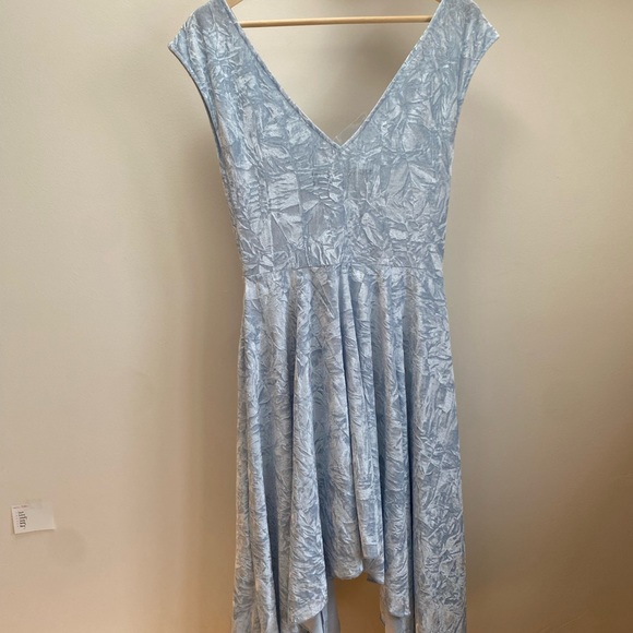 URBAN OUTFITTERS Corina Pastel Blue Velvet Midi Dress - Picture 6 of 9